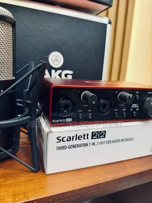 Focusrite Scarlett 2i2 3rd With Akg P220 Isolation Ball