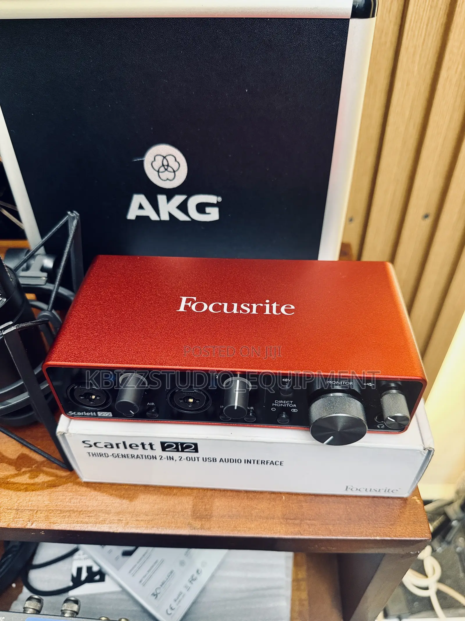 Focusrite Scarlett 2i2 3rd With Akg P220 Isolation Ball