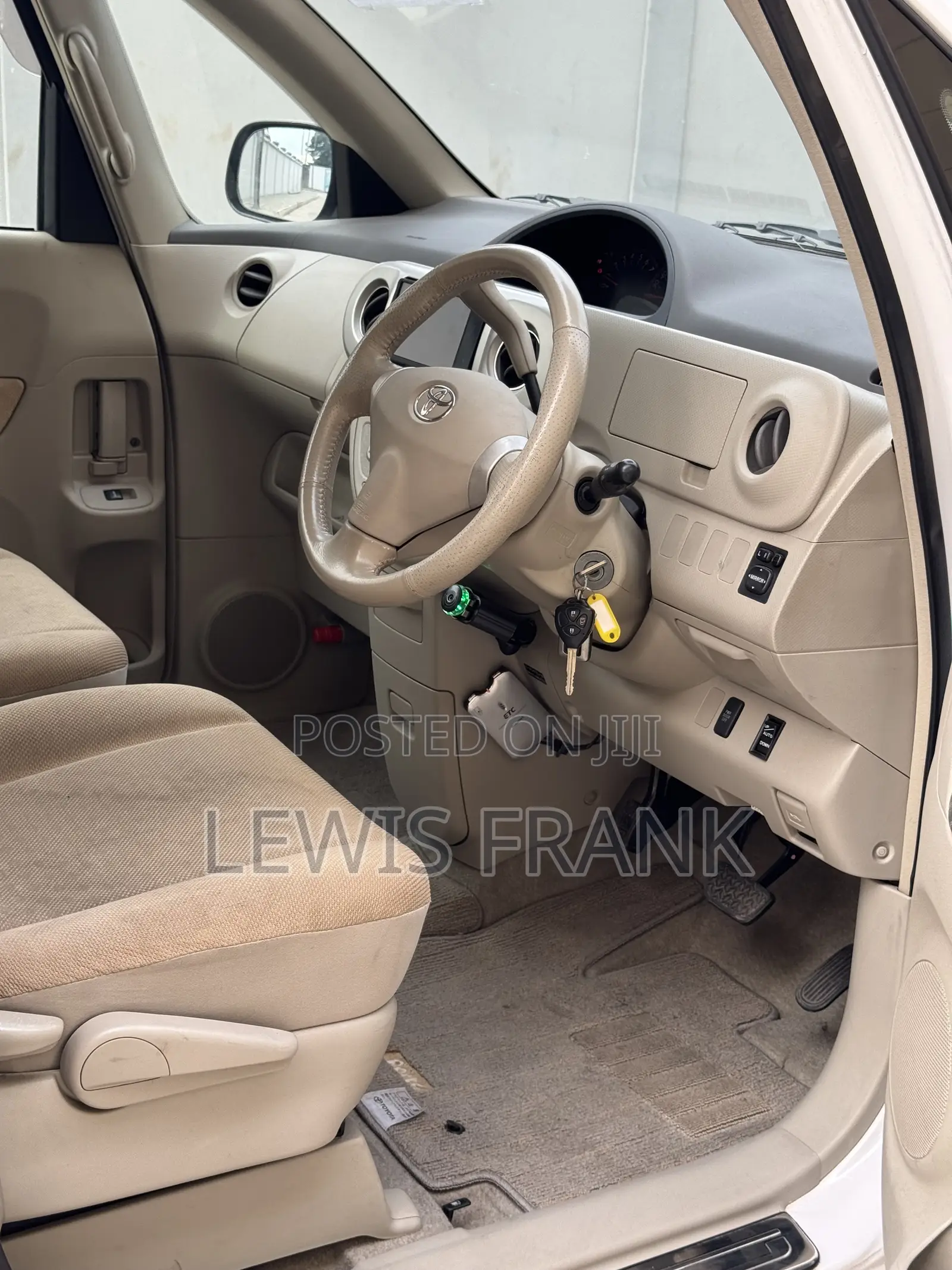 Toyota Porte 2008 White