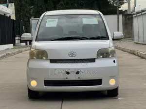 Toyota Porte 2008 White