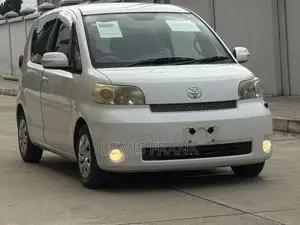 Toyota Porte 2008 White