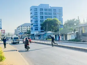 Kiwanja Cha Kwanza Kutoka Lami Kinauzwa Nera