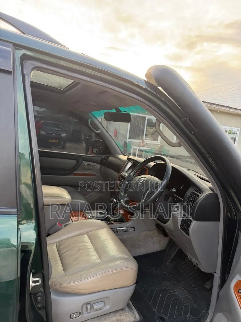 Toyota Land Cruiser HDJ 100 2003 Green