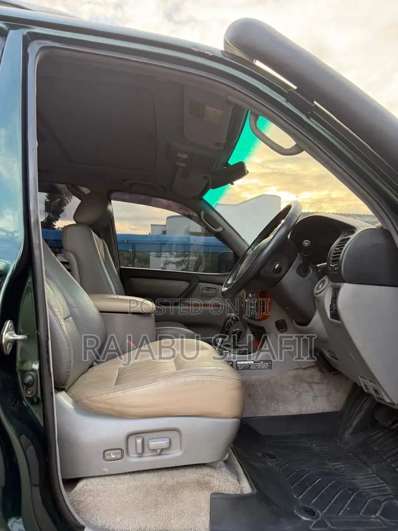 Toyota Land Cruiser HDJ 100 2003 Green