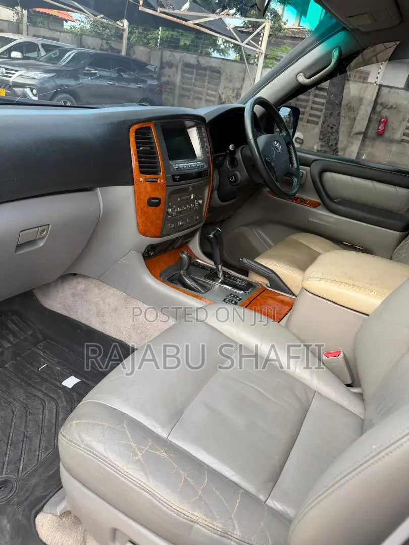 Toyota Land Cruiser HDJ 100 2003 Green