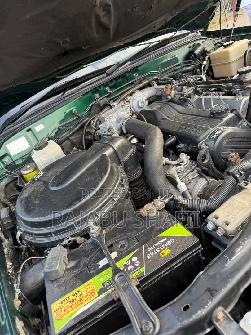 Toyota Land Cruiser HDJ 100 2003 Green