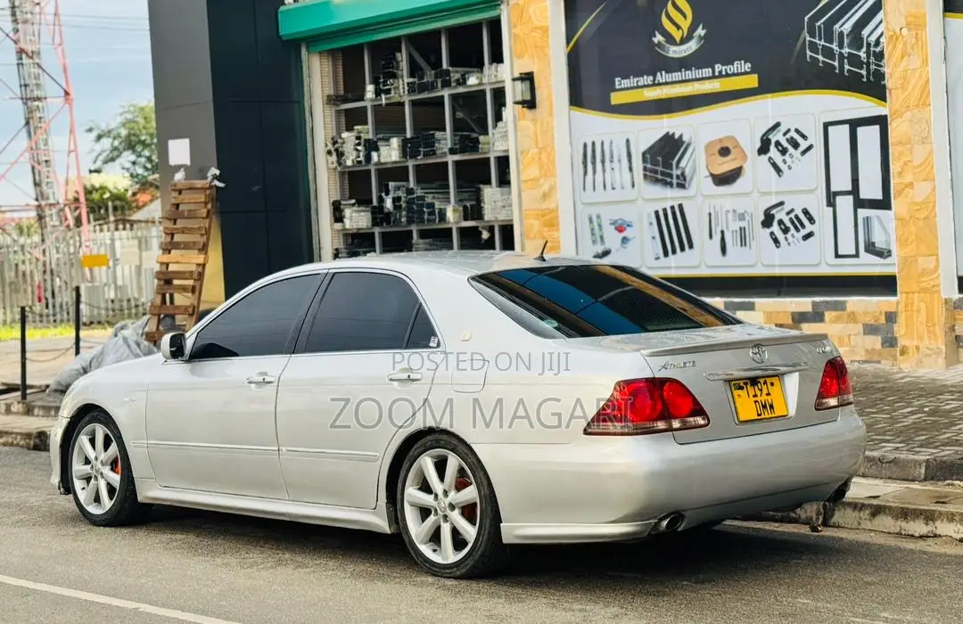 Toyota Crown 2006 Silver