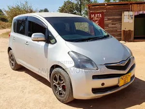 Toyota Ractis 2005 Silver