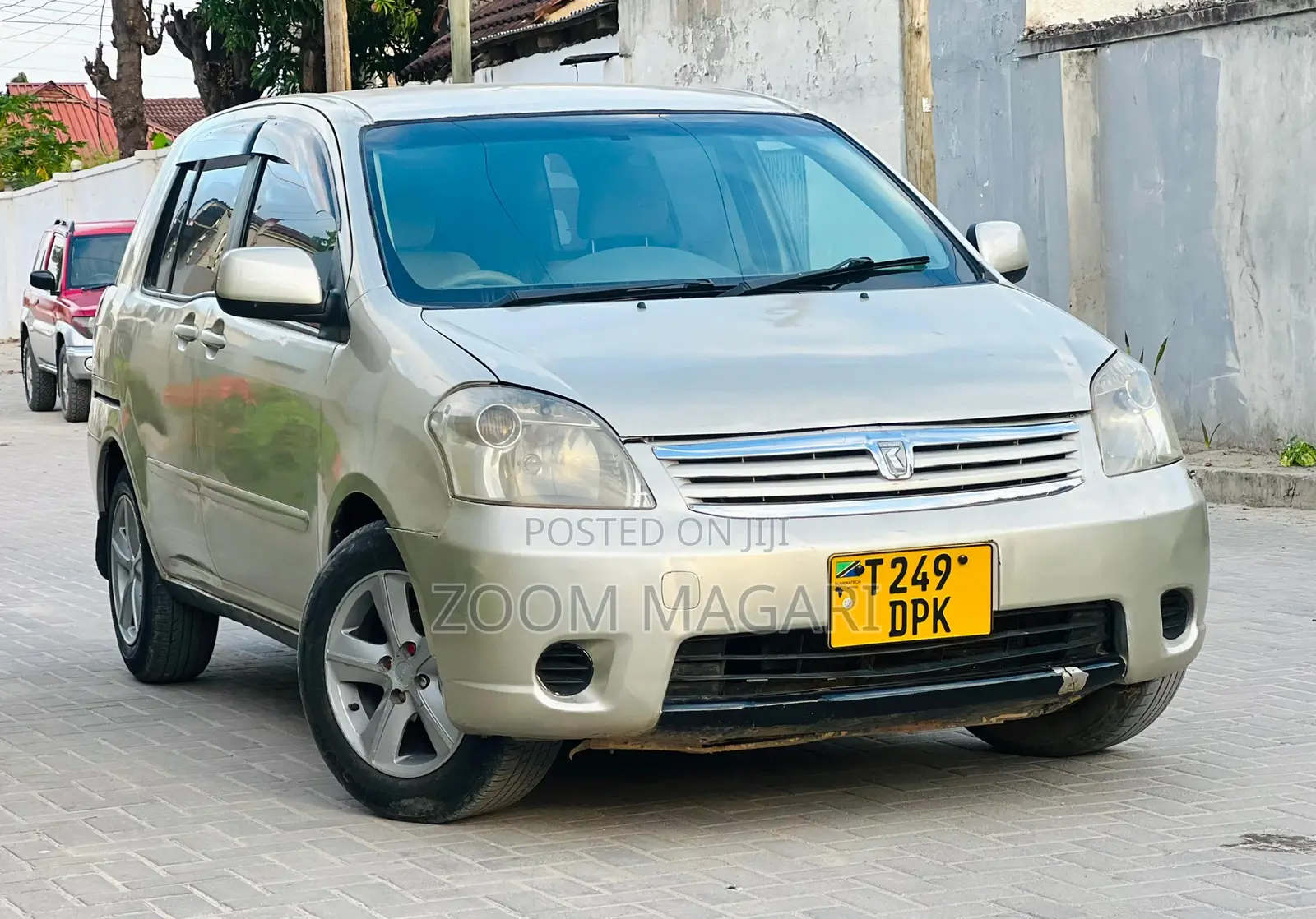 Toyota Raum 2005 Silver