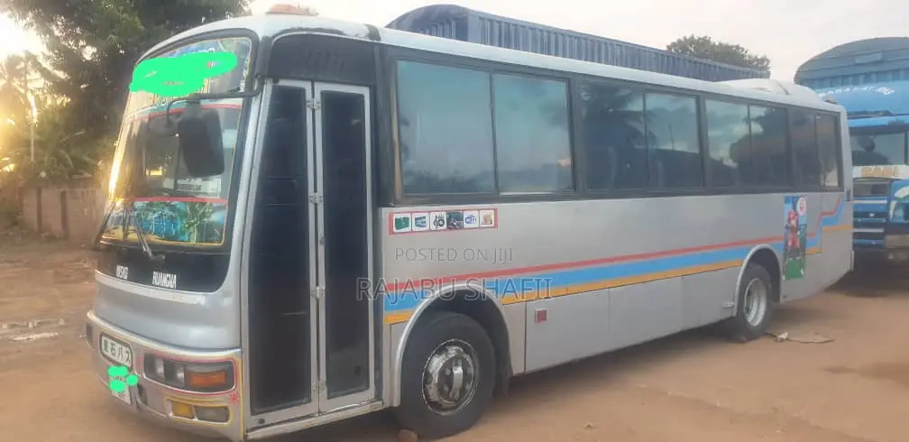 Mitsubishi Fuso Rosa 2000 Silver