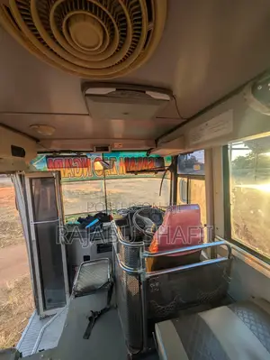 Mitsubishi Fuso Rosa 2000 Silver