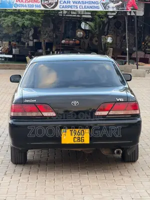Toyota Cresta 2000 Black