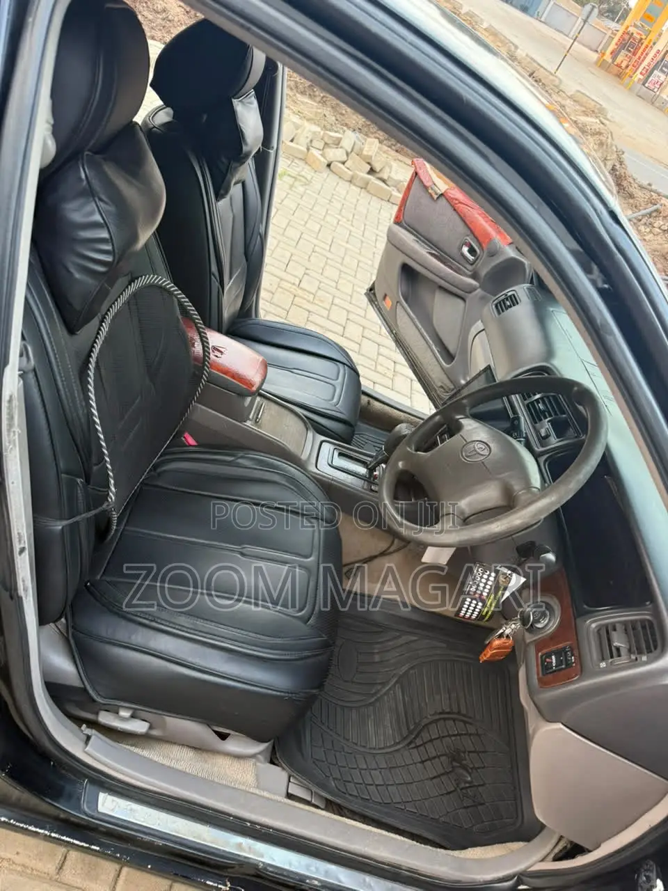 Toyota Cresta 2000 Black