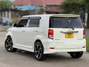 Toyota Corolla Rumion 2010