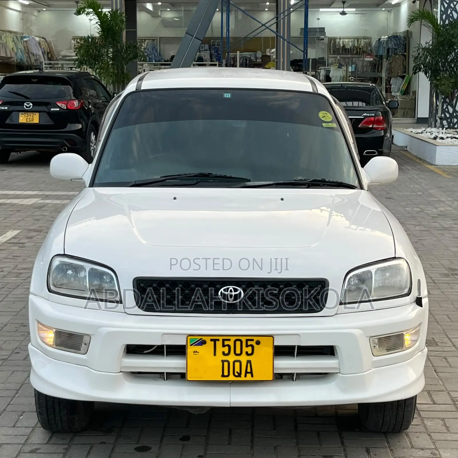 Toyota RAV4 Base FWD 1999 White