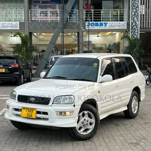 Toyota RAV4 Base FWD 1999 White