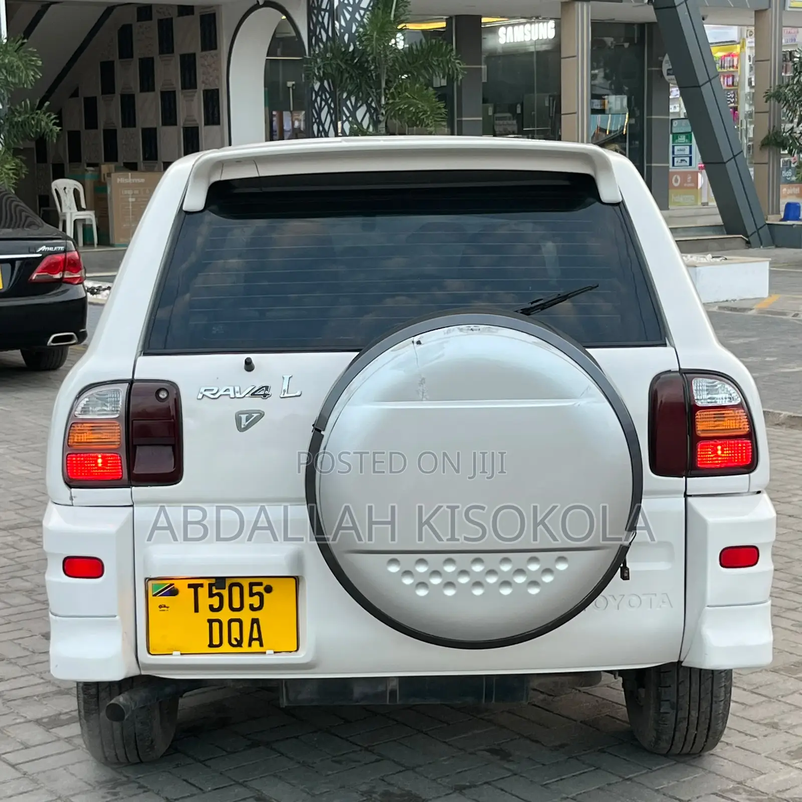 Toyota RAV4 Base FWD 1999 White