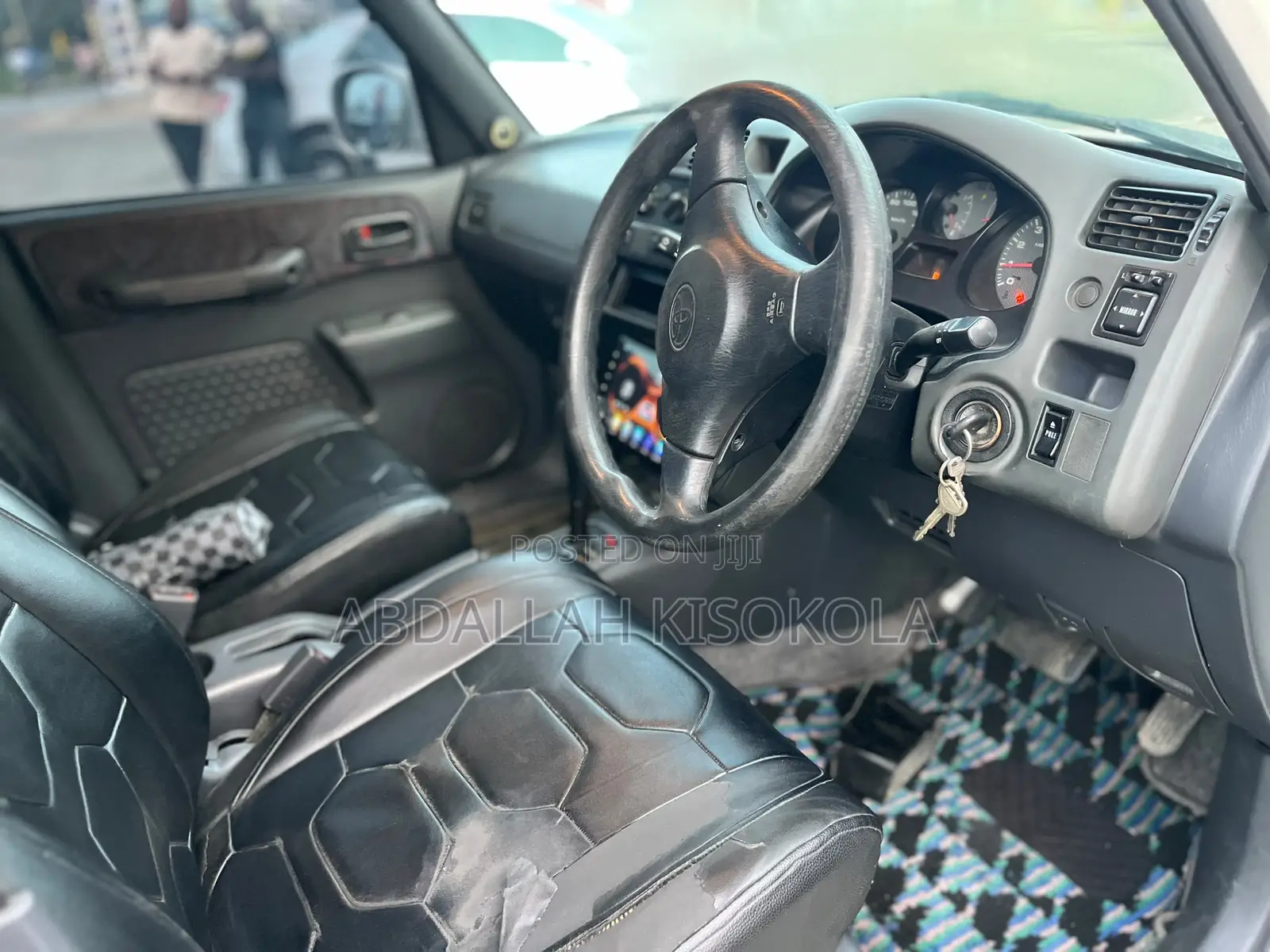 Toyota RAV4 Base FWD 1999 White