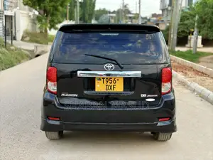 Toyota Corolla Rumion Hatchback 1.5 FWD 2009 Black