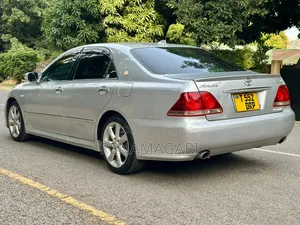 Toyota Crown 2006 Silver
