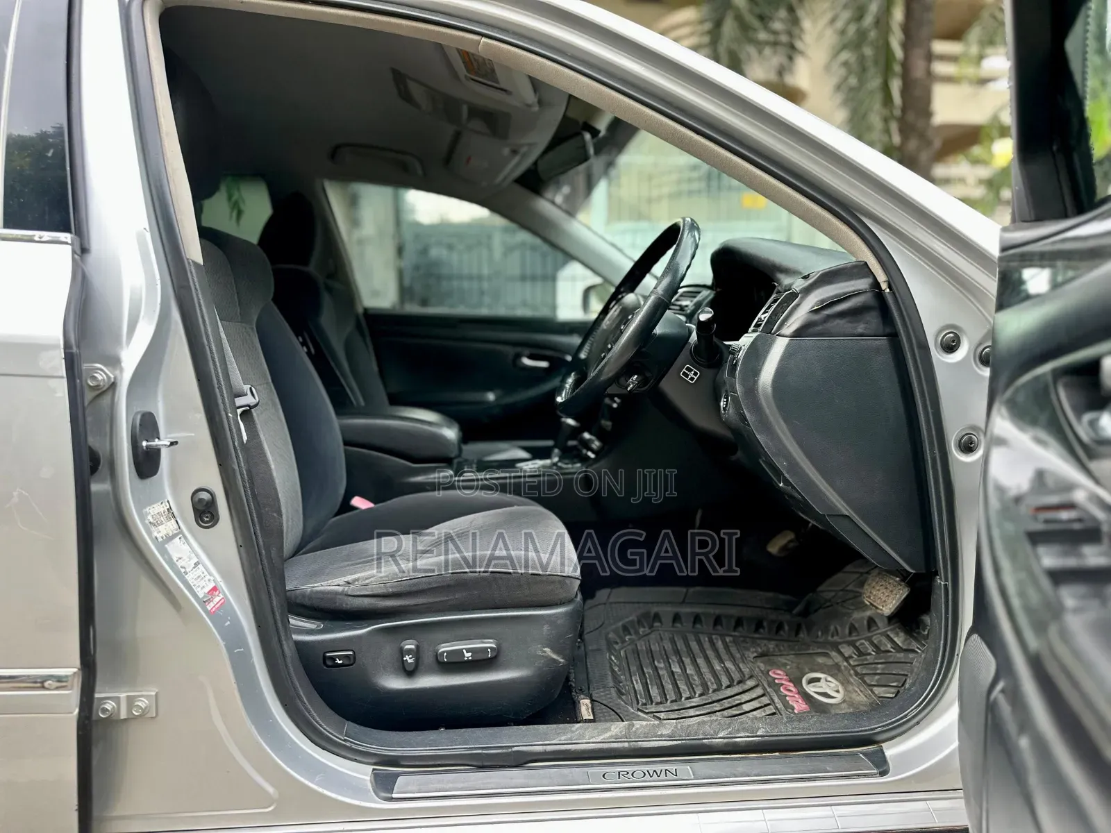 Toyota Crown 2006 Silver