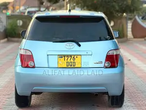 Toyota IST 2006 Blue