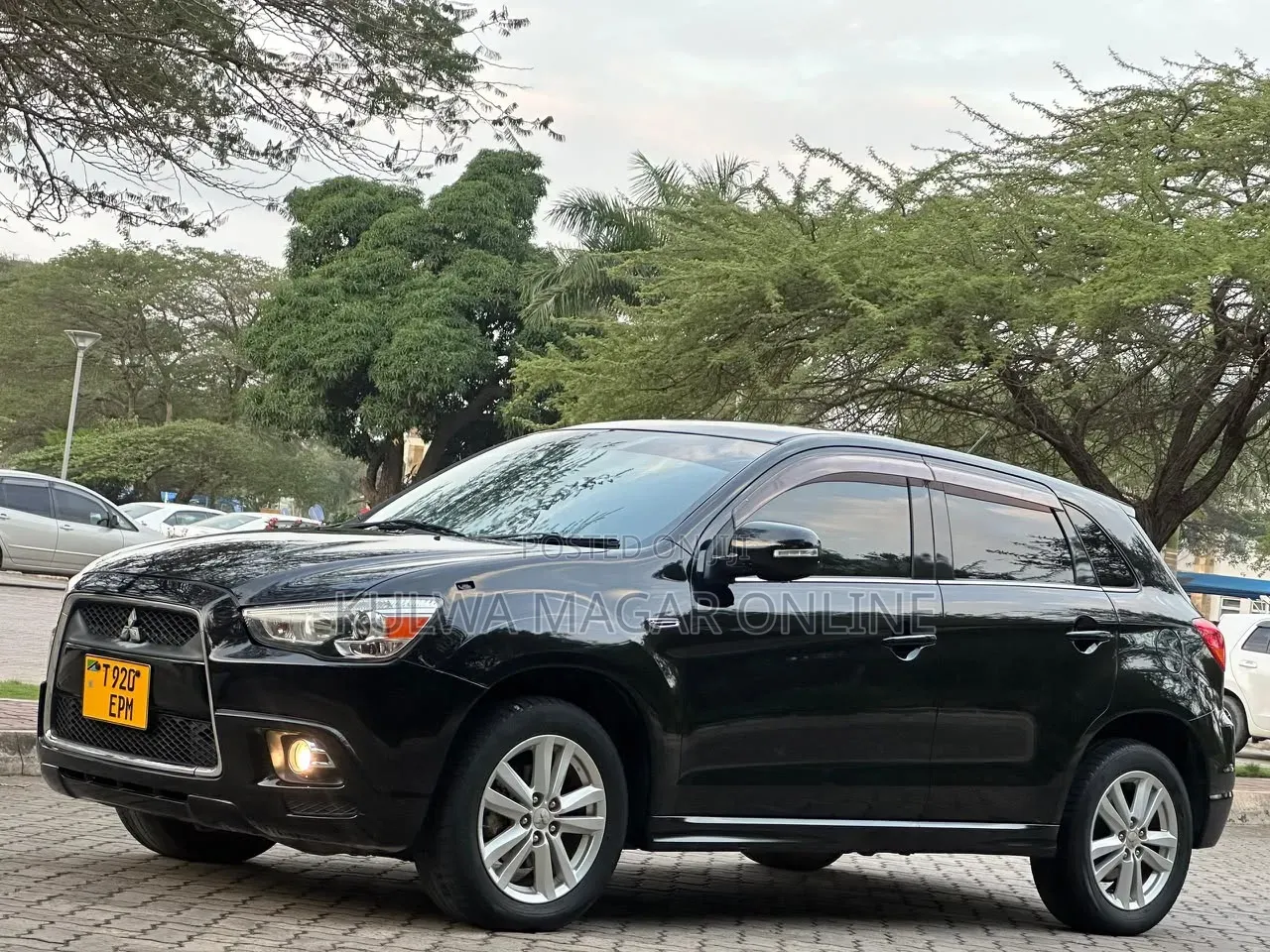 Mitsubishi RVR 2010 Black