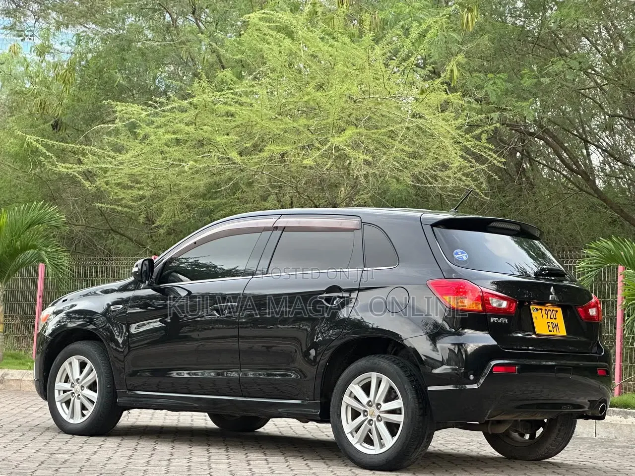 Mitsubishi RVR 2010 Black