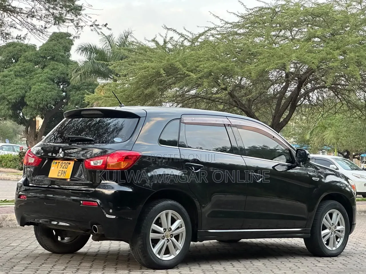 Mitsubishi RVR 2010 Black