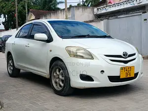 Toyota Belta 2003 White