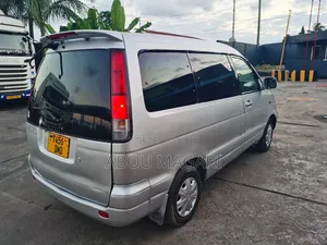 Toyota Noah 2.0 AWD (8 Seater) 2001 Silver