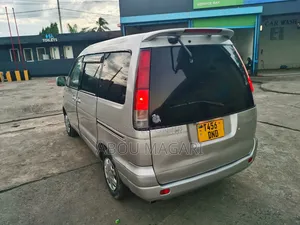 Toyota Noah 2.0 AWD (8 Seater) 2001 Silver