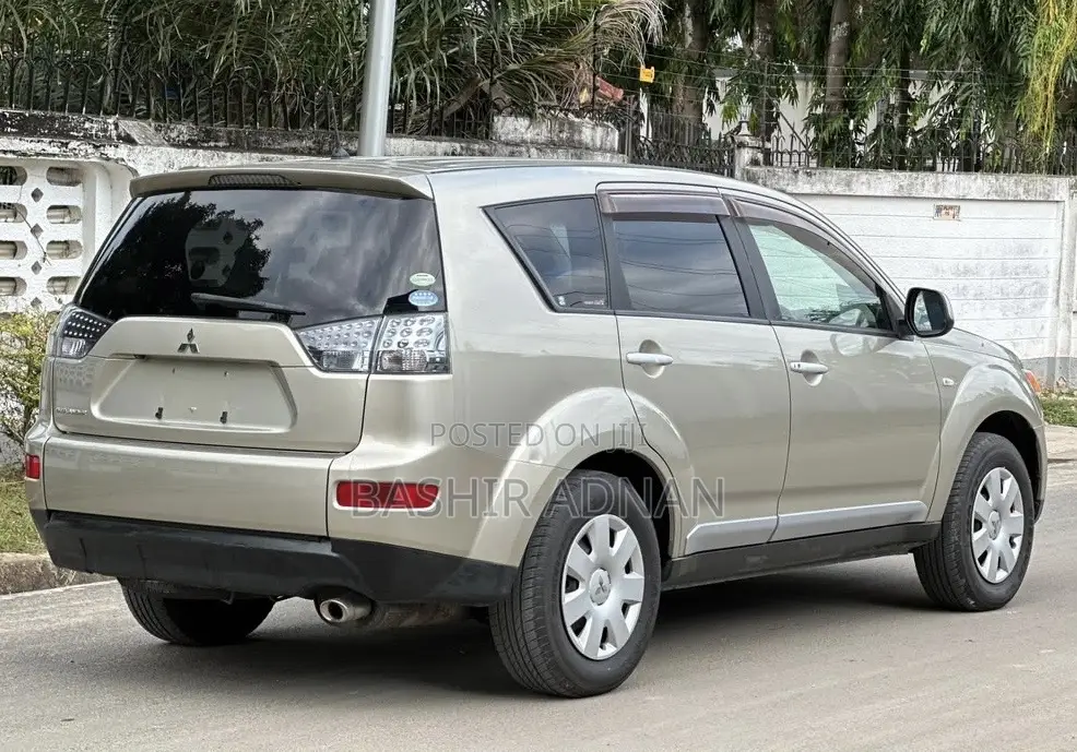 Mitsubishi Outlander 2008 Gold