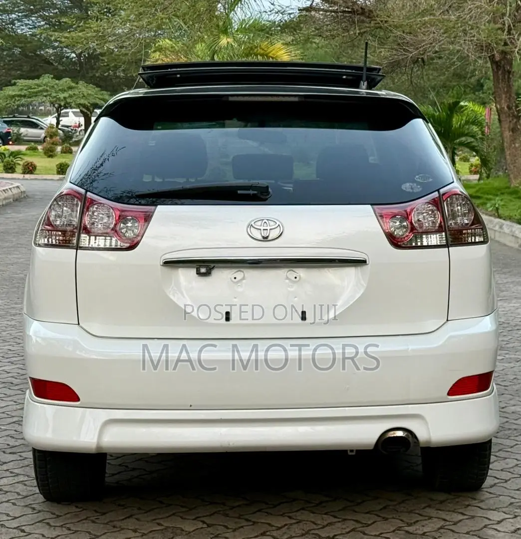 Toyota Harrier 2005 White