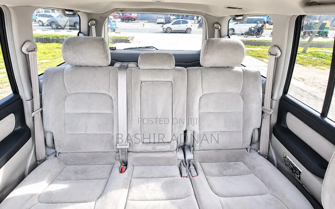 Toyota Land Cruiser 100 VX 4.7 V8 2005 Silver