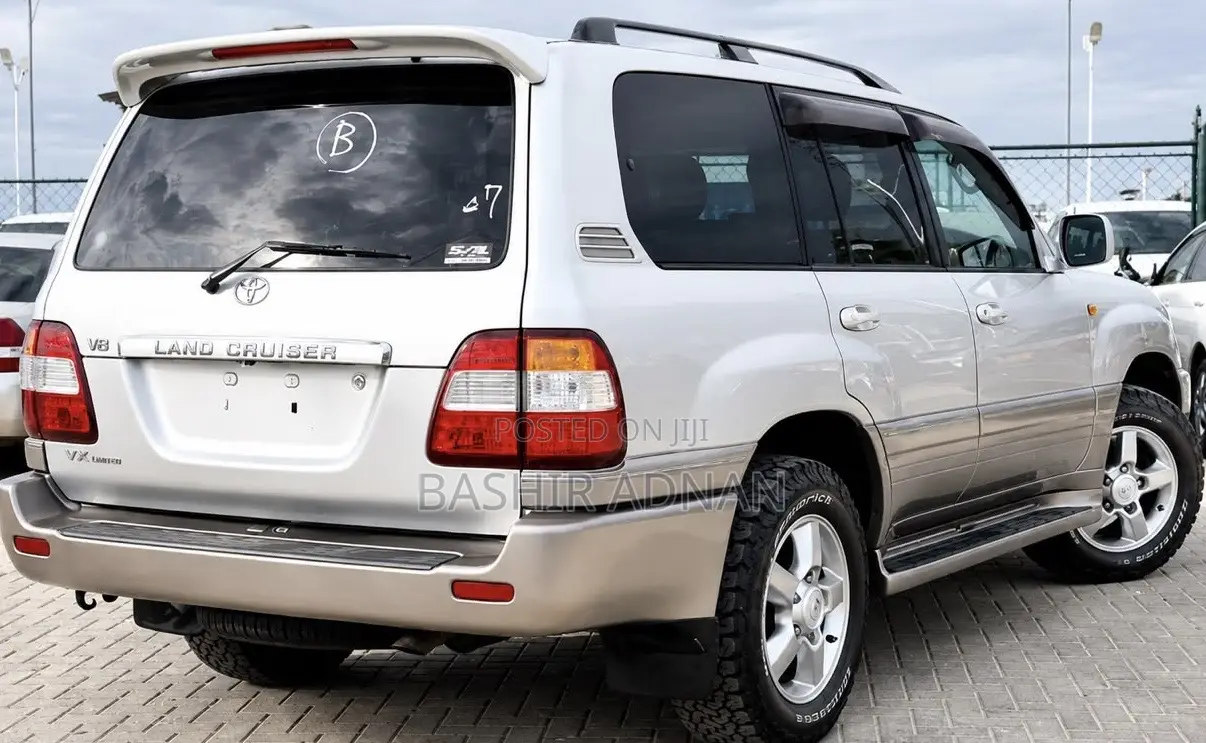 Toyota Land Cruiser 100 VX 4.7 V8 2005 Silver