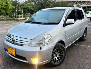 Toyota Raum 2006 Silver