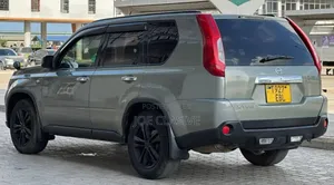 Nissan X-Trail 2010 Silver