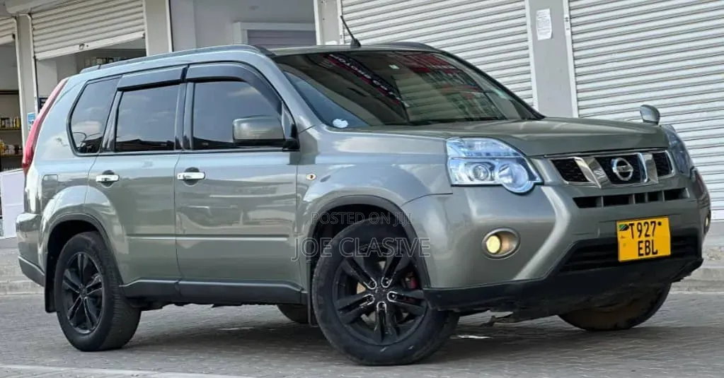 Nissan X-Trail 2010 Silver