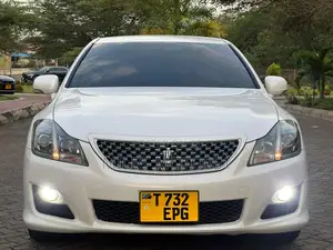 Toyota Crown 2009 White