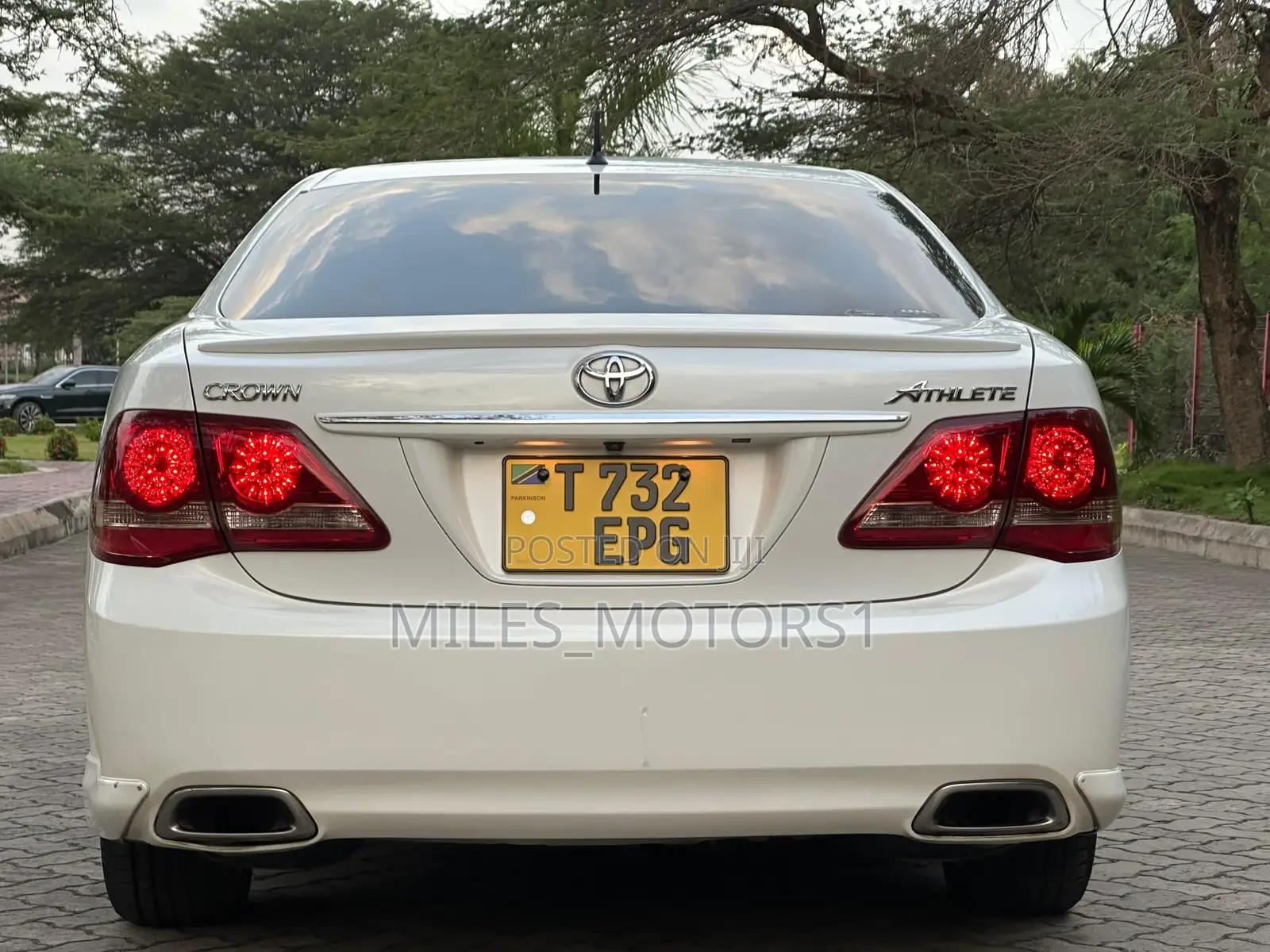 Toyota Crown 2009 White