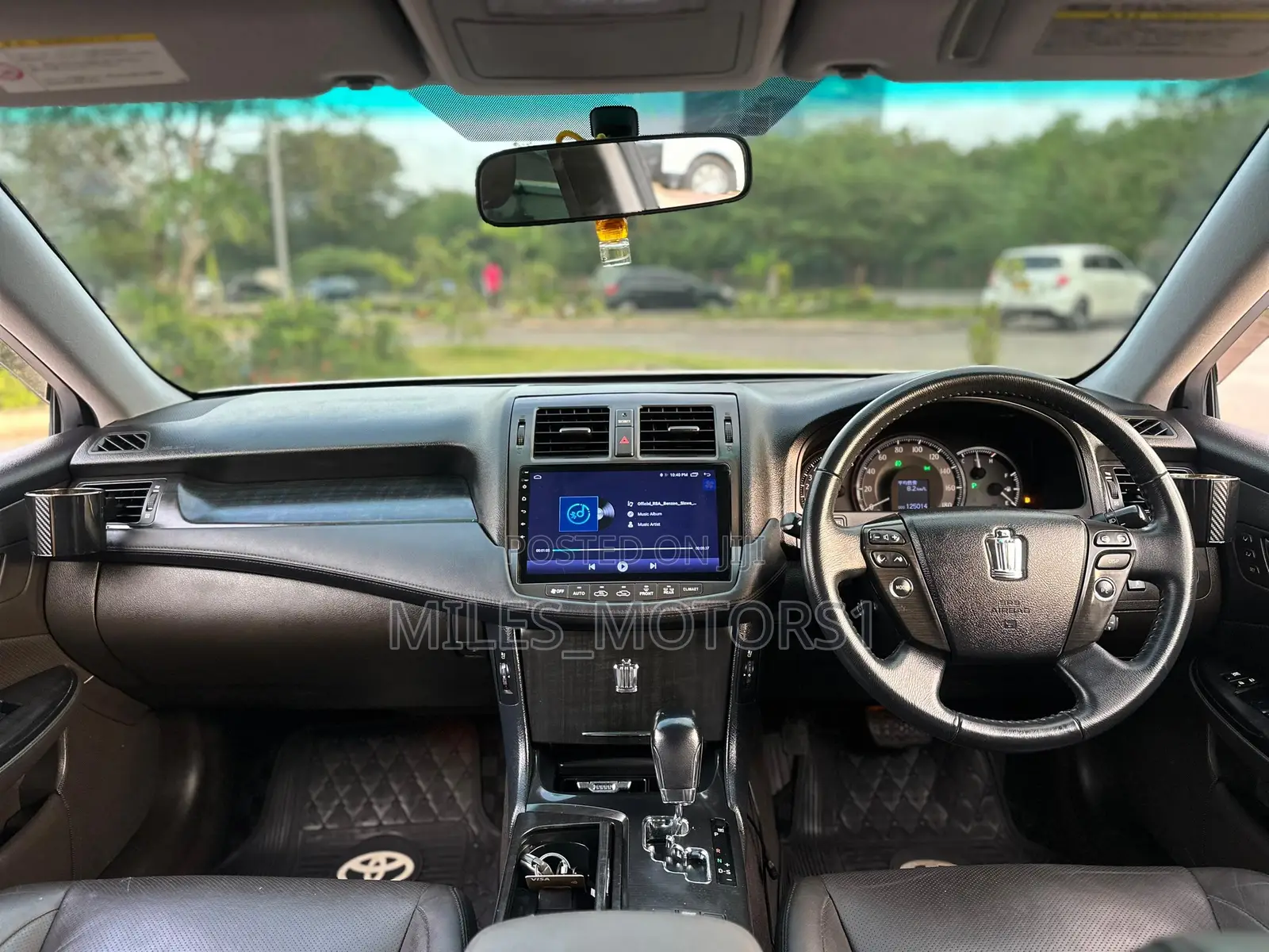 Toyota Crown 2009 White