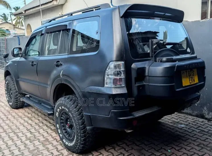 Mitsubishi Pajero 2007 Matt Black