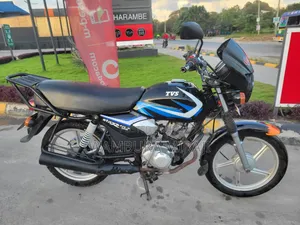 TVS HLX 125 2025 Black