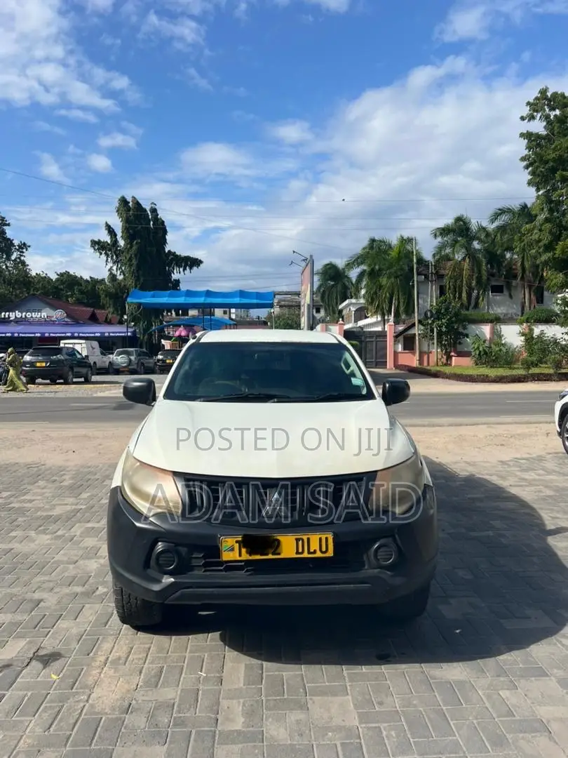 Mitsubishi L200 2016 White