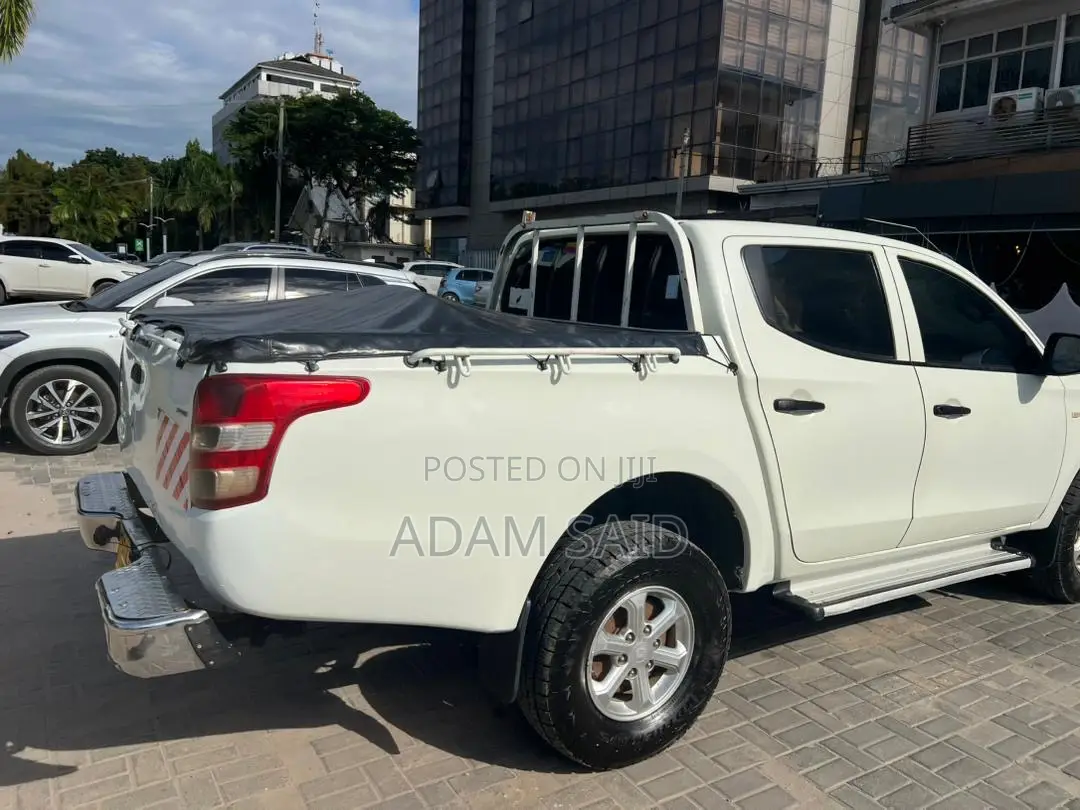 Mitsubishi L200 2016 White