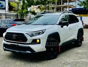 Toyota RAV4 2021 White