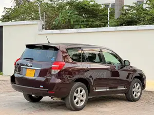 Toyota Vanguard 2013 Maroon