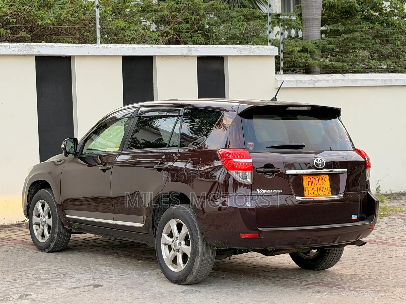 Toyota Vanguard 2013 Maroon