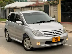 Toyota IST 2006 Silver